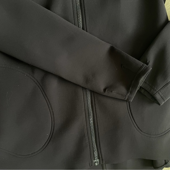 Lululemon RepelShell Jacket - Picture 5 of 9